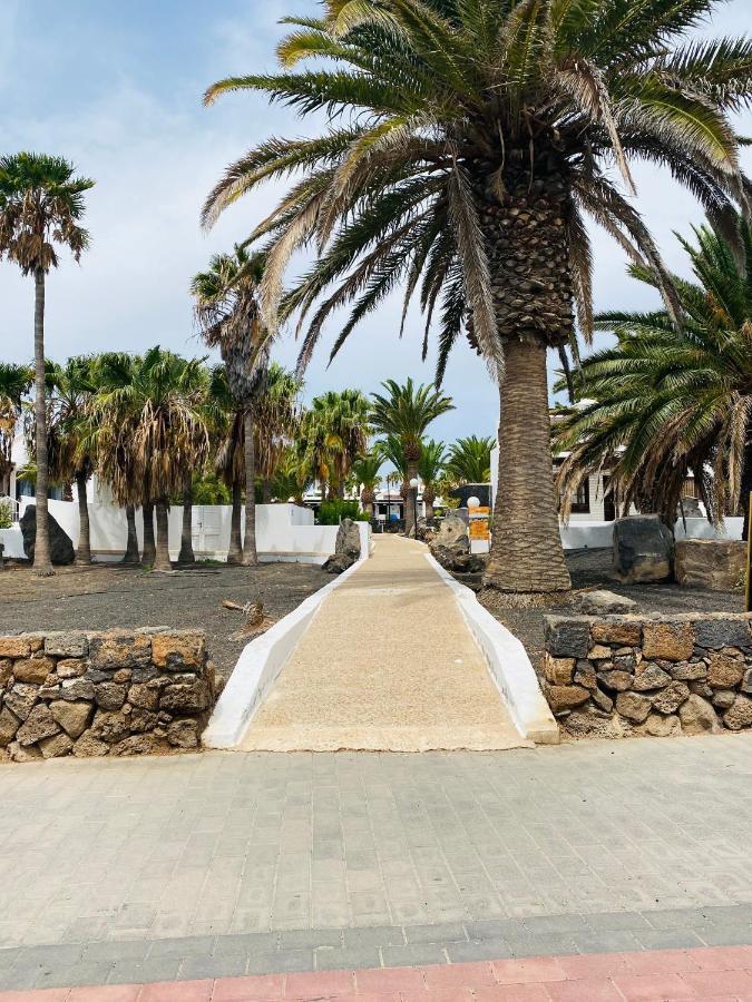 Lc Bastian Marina Bungalow Costa Teguise Extérieur photo